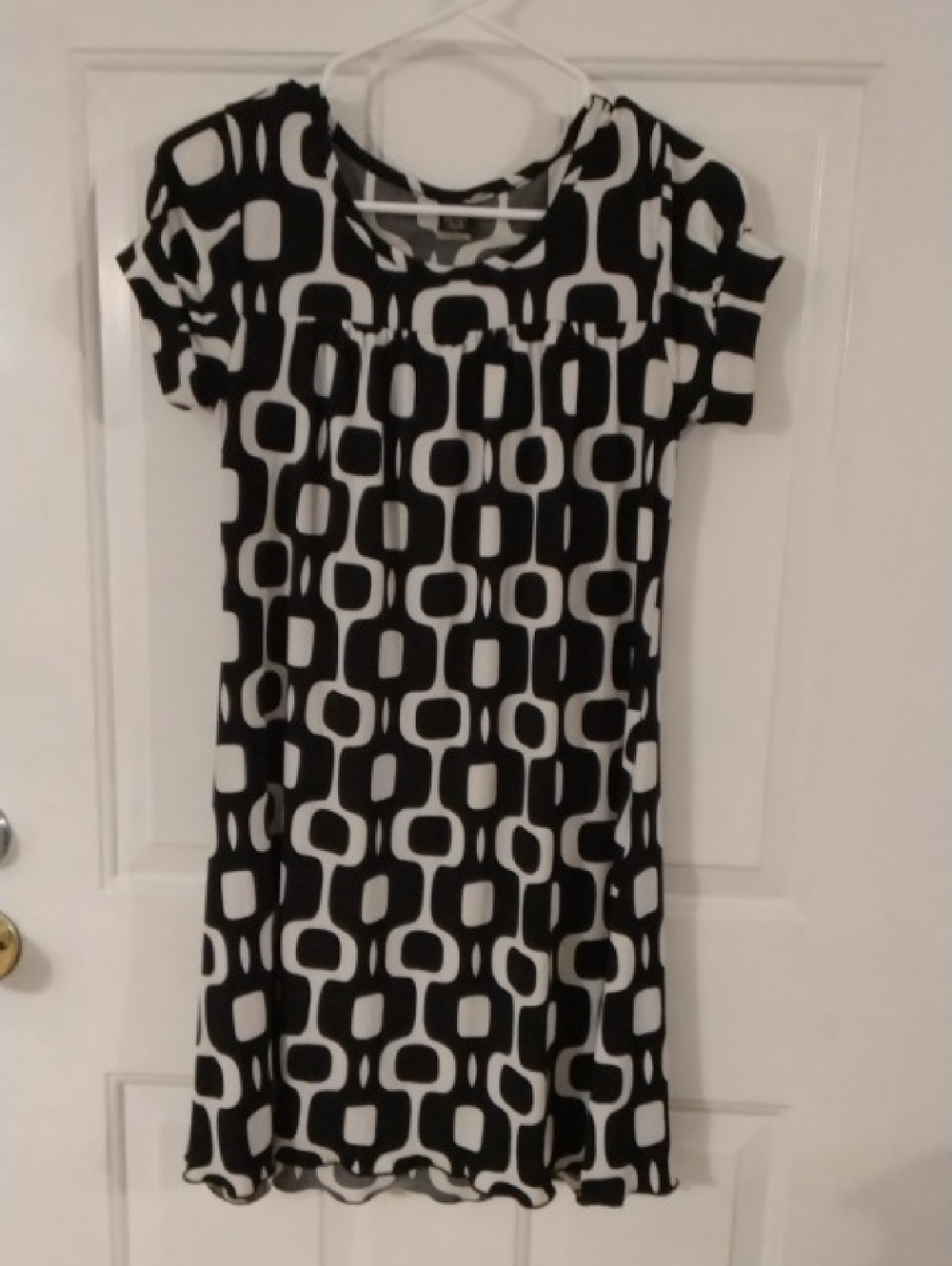 Black & White Geometric Short Sleeve Dress